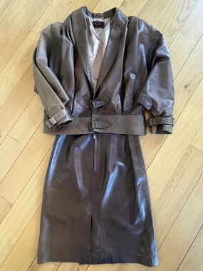 80s vintage Women's Brown Leather Jacket & Skirt Set